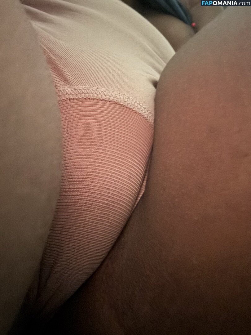 Bossladytiny / shortfatcakes / tinyymf_ Nackt OnlyFans  Geleaktes Foto #2