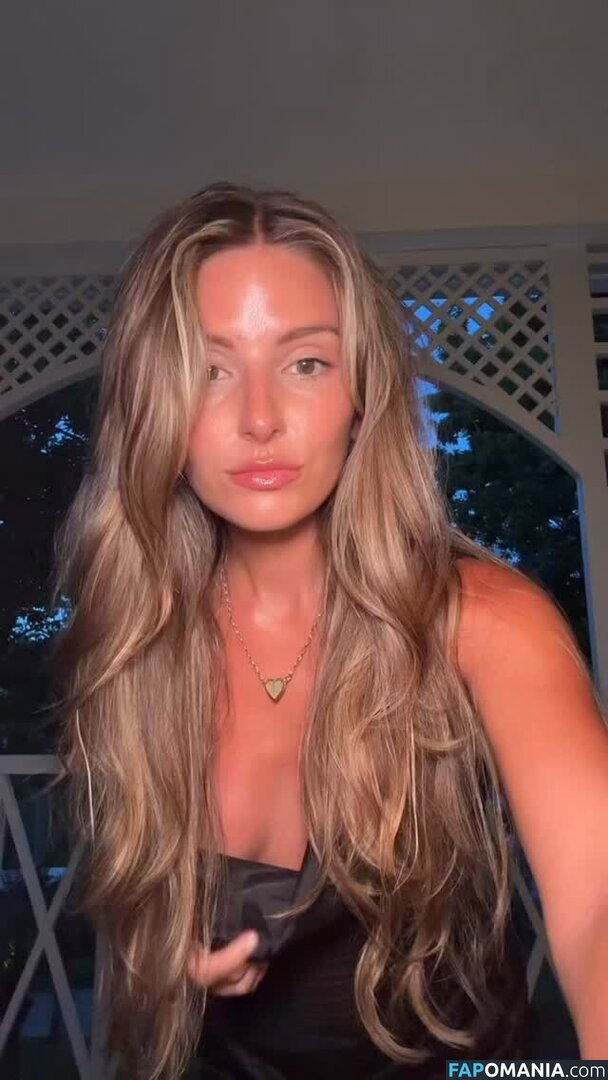 Carla Bezanson / carlabezanson Nackt OnlyFans  Geleaktes Foto #3