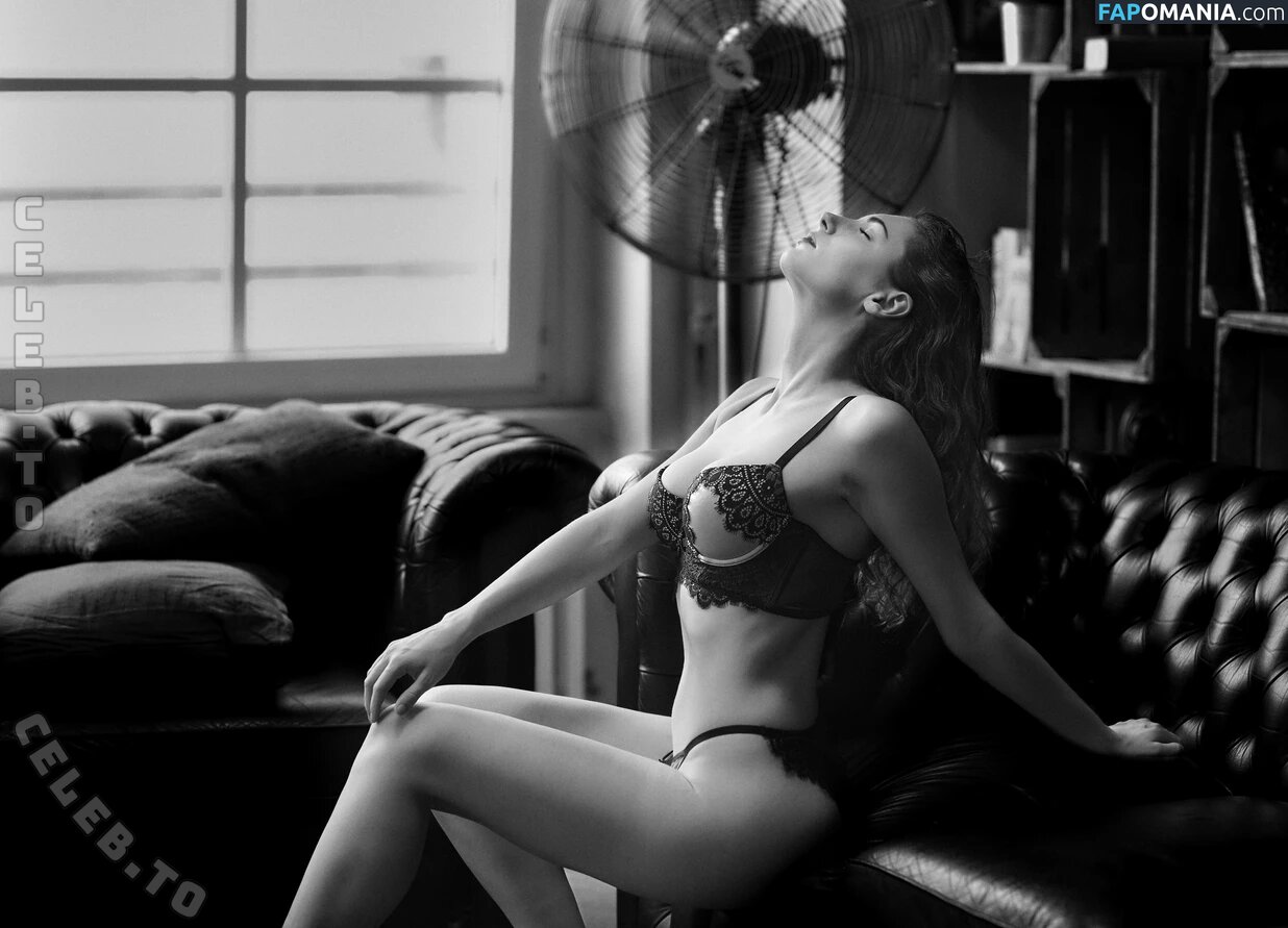 caro_petitemodel / petitemodelCaro Nackt OnlyFans  Geleaktes Foto #3