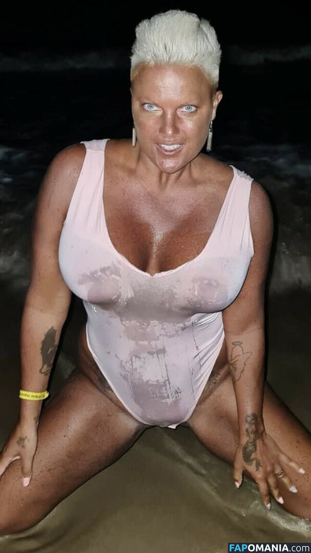 Caroline Öberg / carrooberg Nackt OnlyFans  Geleaktes Foto #2