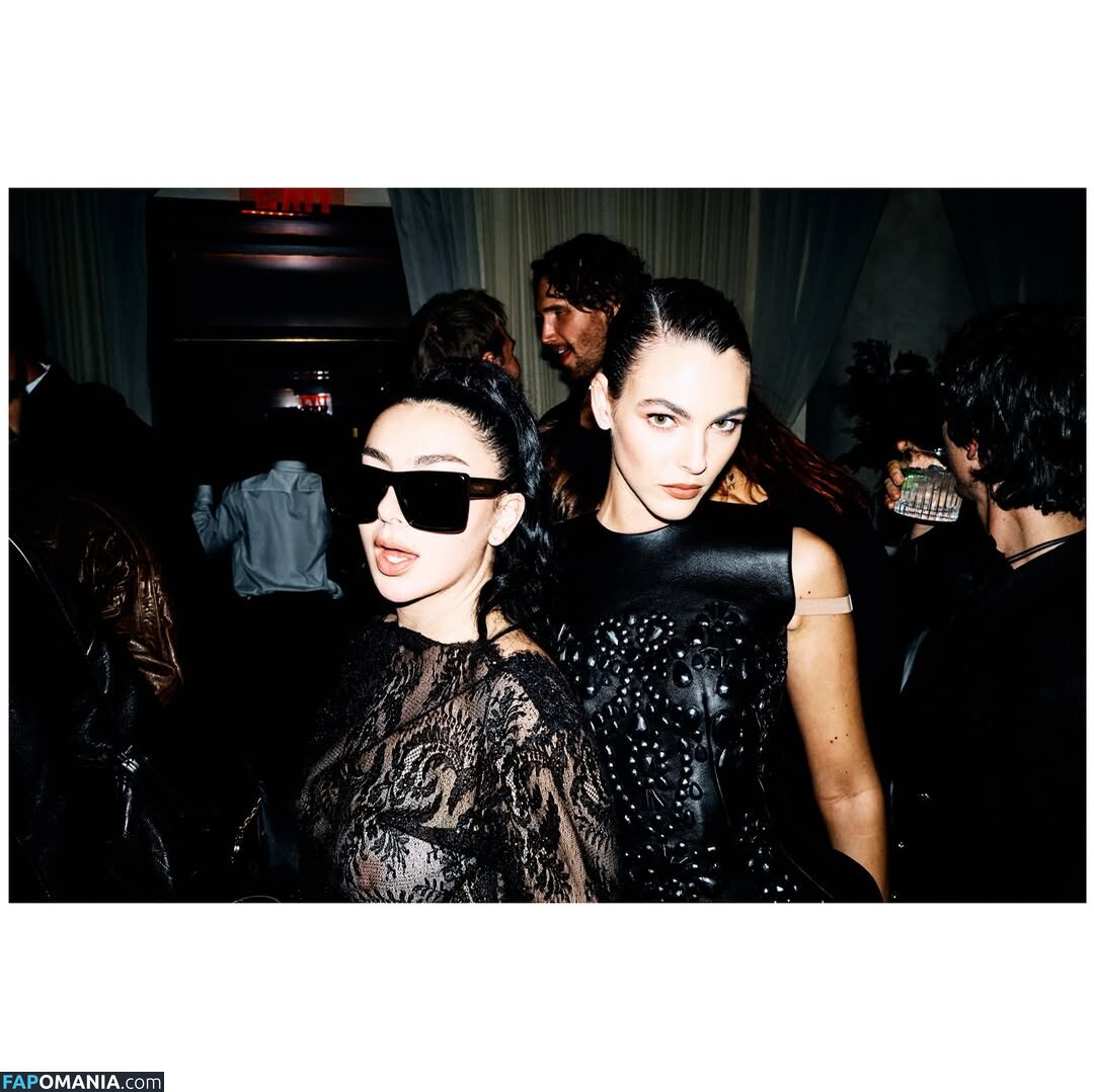 Charli XCX / charli_xcx / charlignarly / charlixcx / https: Nackt OnlyFans  Geleaktes Foto #1286