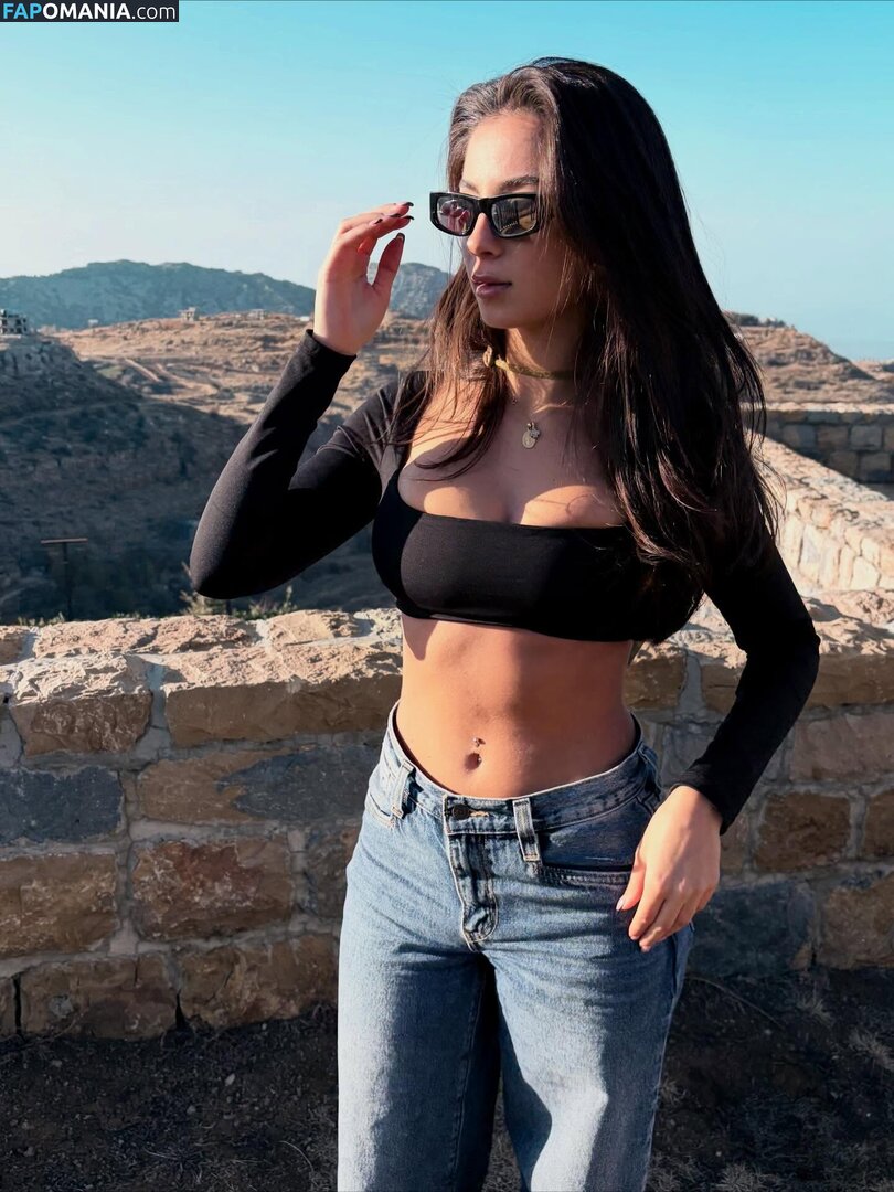 chloeabouserhal / chloealvara Nackt OnlyFans  Geleaktes Foto #1