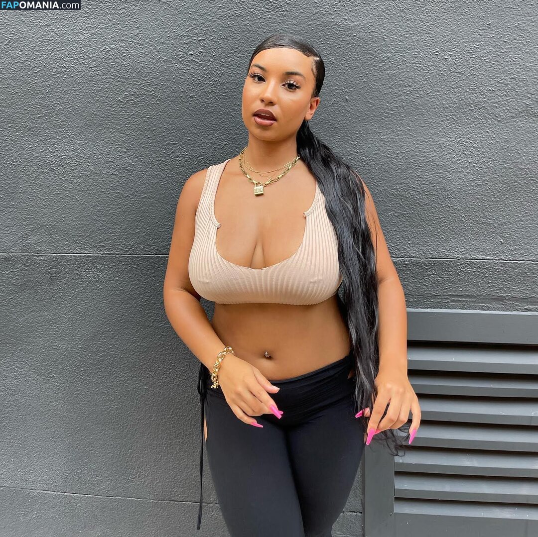 chloecvlogs / chloexchanel / https: Nackt OnlyFans  Geleaktes Foto #7