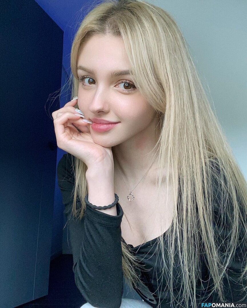 Elina Karimova / elina_4_22 Nackt OnlyFans  Geleaktes Foto #17