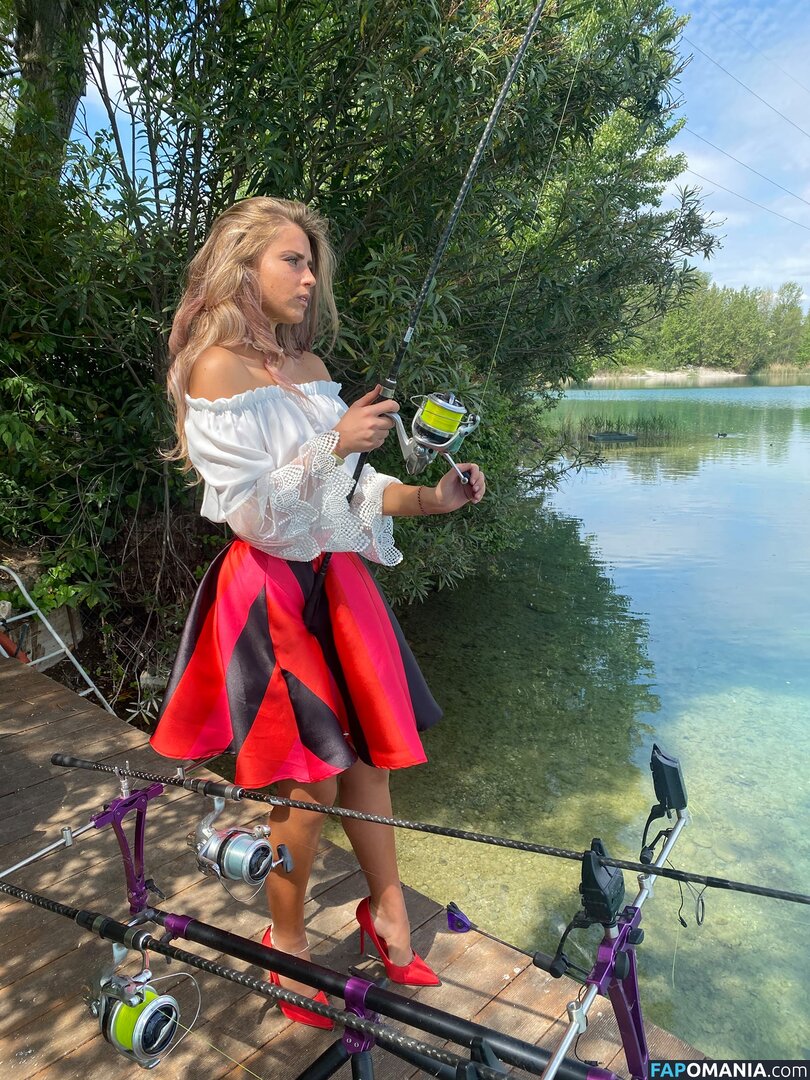 Elizabeth Shostak Nackt OnlyFans  Geleaktes Foto #3