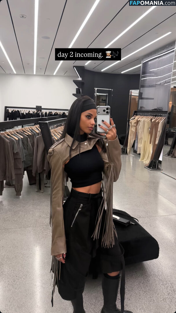 Ella Balinska / ellabalinska Nackt OnlyFans  Geleaktes Foto #12