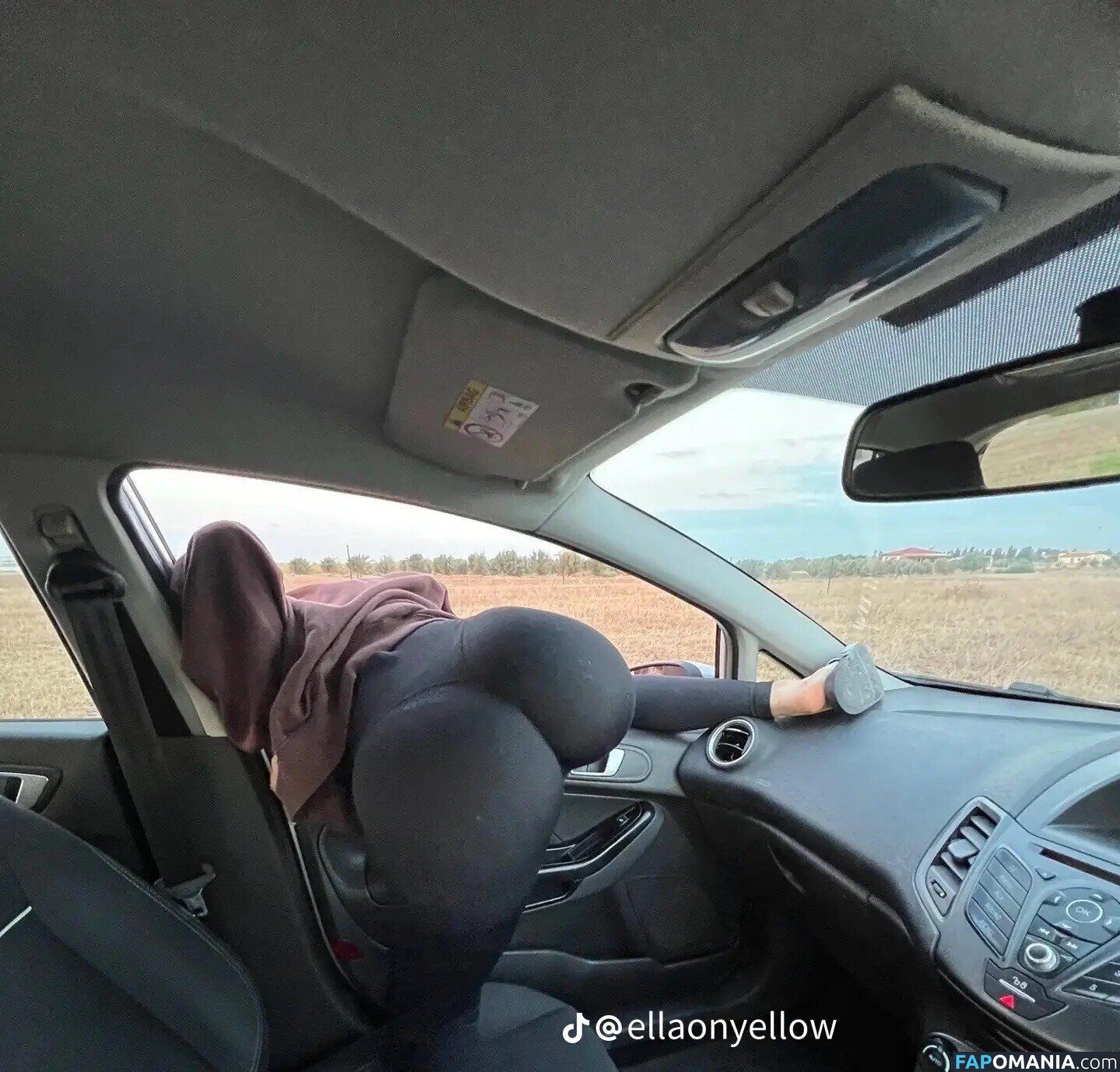 Ellaonyellow / ielleowo Nackt OnlyFans  Geleaktes Foto #1