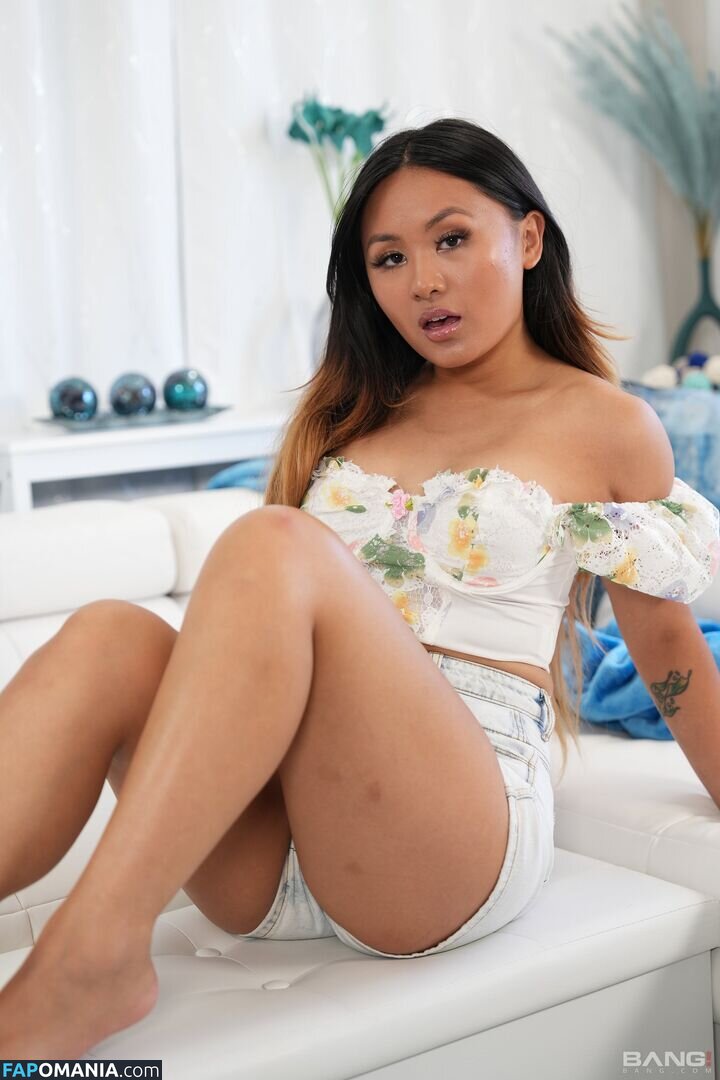 Elle Voneva / Phoebe Kalib / PhoebeKalib Nackt OnlyFans  Geleaktes Foto #5