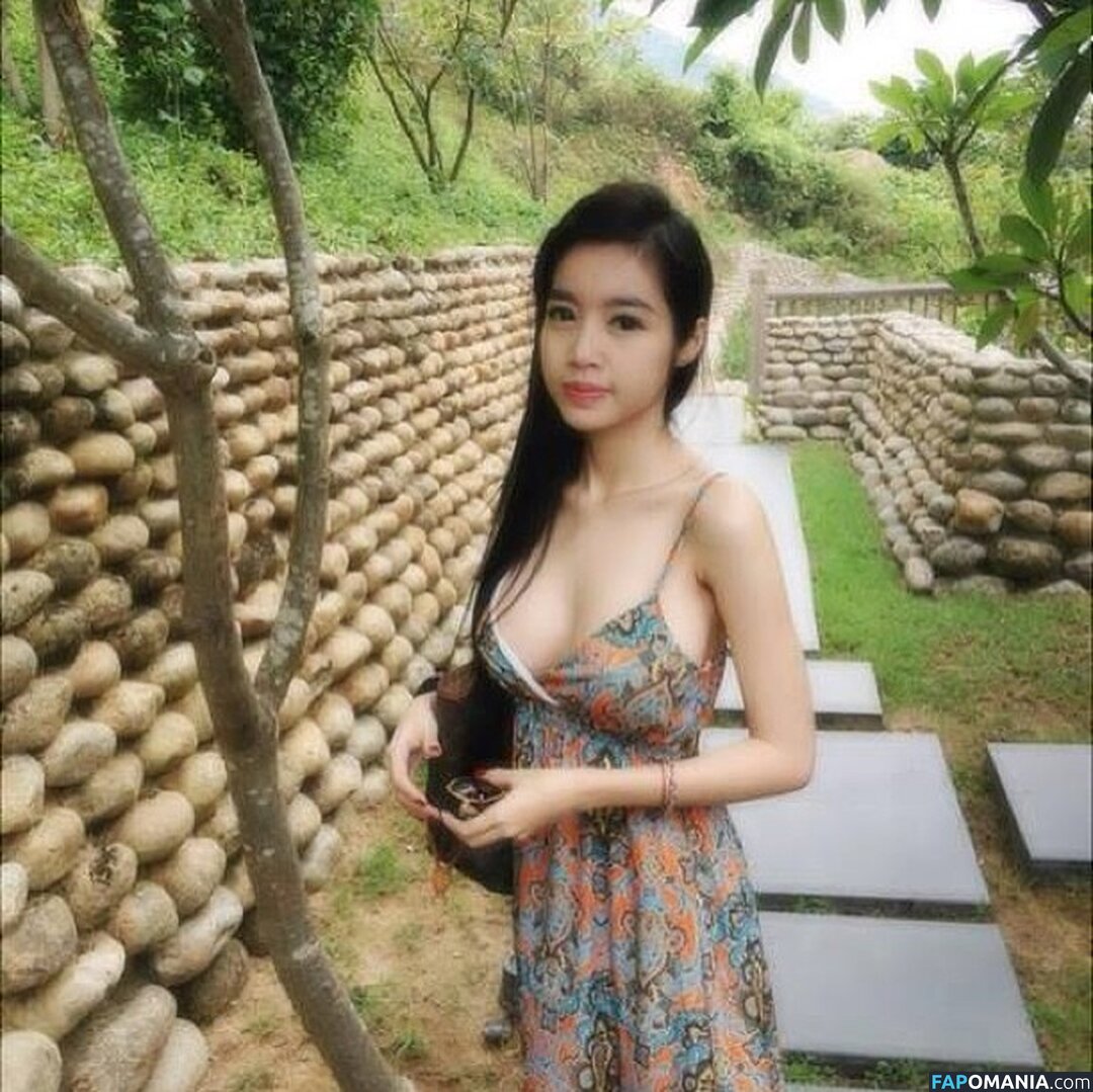 Elly Tran Nackt OnlyFans  Geleaktes Foto #1