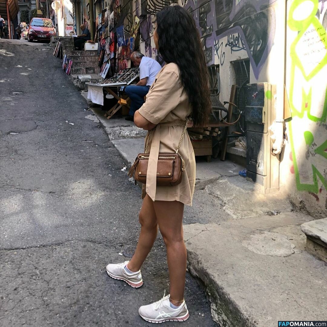 Elwa Saleh Nackt OnlyFans  Geleaktes Foto #9