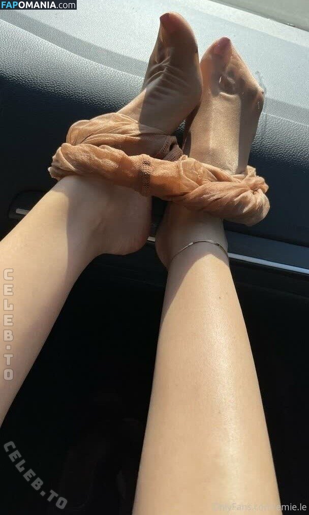 Emie.le / emie_le Nackt OnlyFans  Geleaktes Foto #2