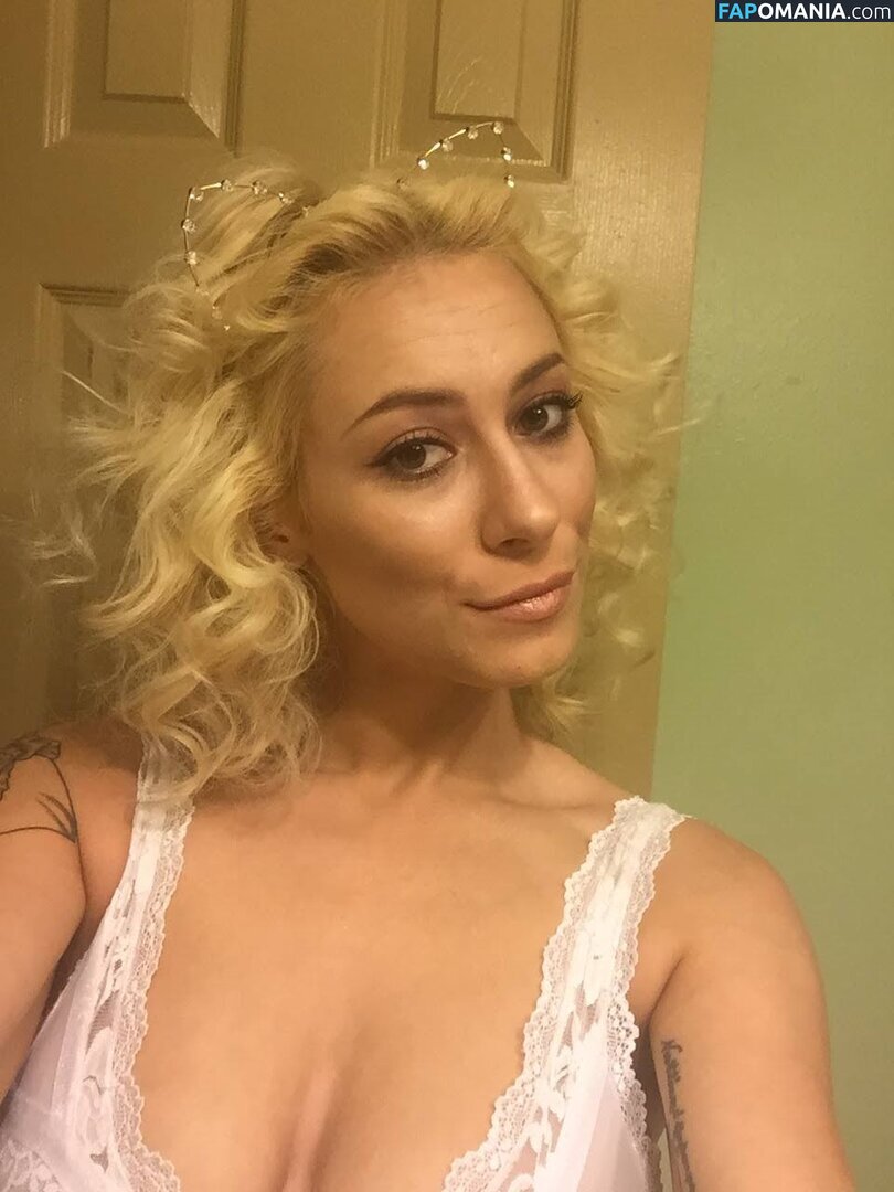 Emilia Moreland / Emily Moreland / Emmy Monroe / LadyLoveRival / LadyRival / LadyyRival / hypnotichealingby_emilia Nackt OnlyFans  Geleaktes Foto #5