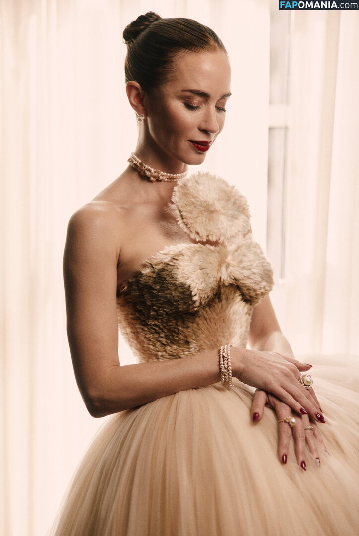 Emily Blunt / _emily_blunt_ / twogirlsoneblunt Nackt OnlyFans  Geleaktes Foto #459