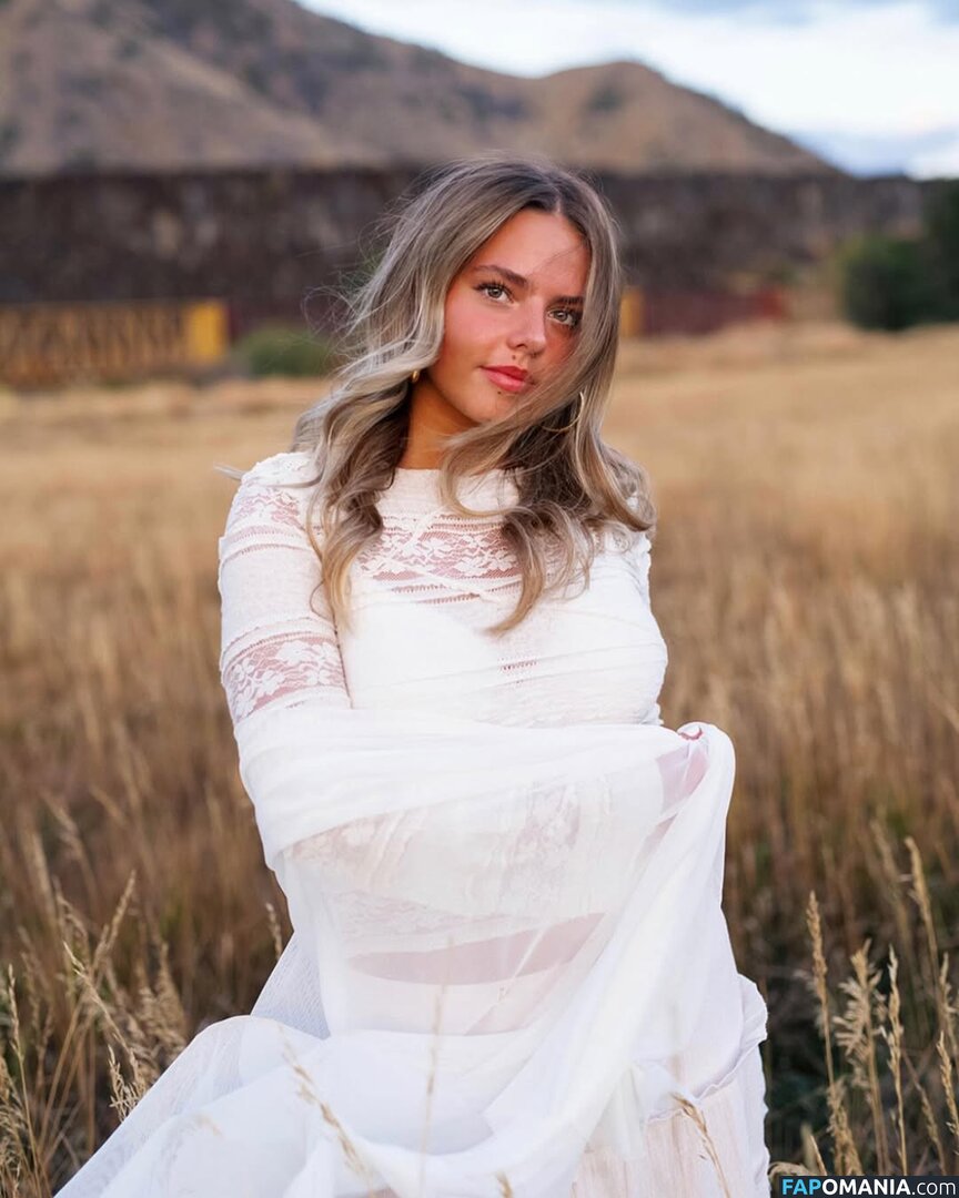 Emmi Butler / emmilaurie Nackt OnlyFans  Geleaktes Foto #4