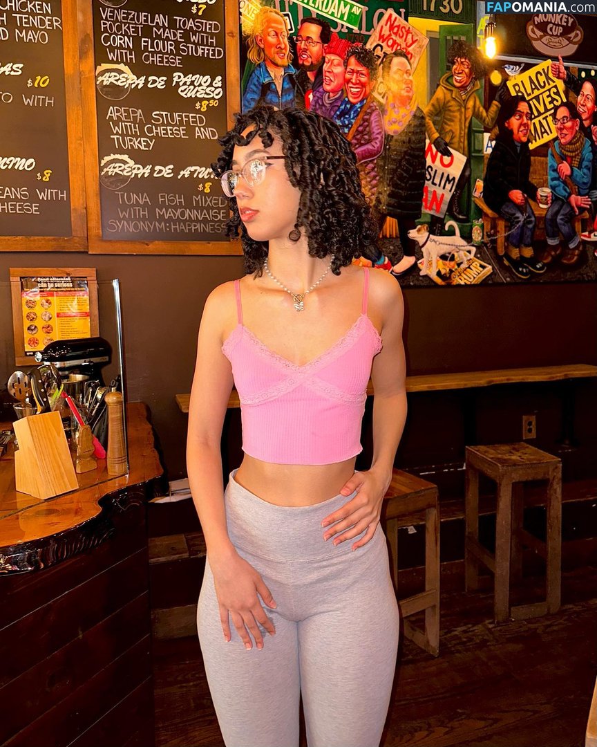 eliana / ewmxt / lalayravo / woahnatty Nackt OnlyFans  Geleaktes Foto #23