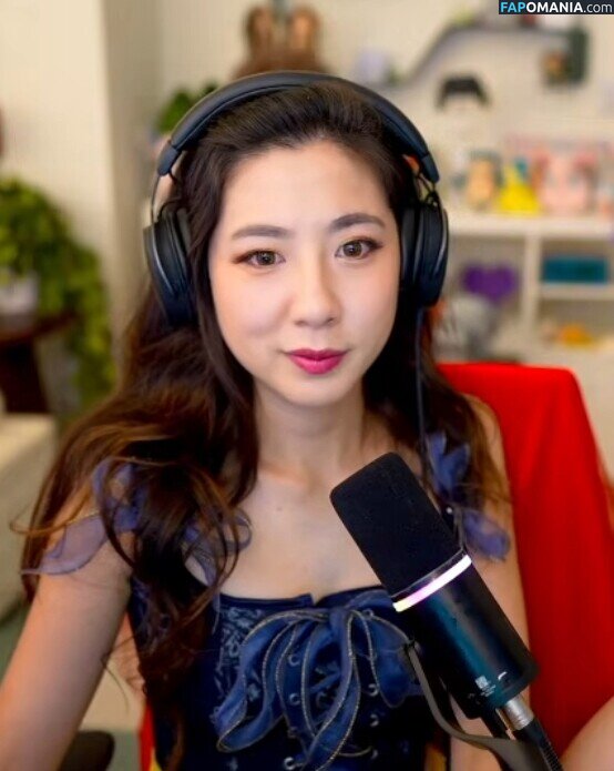 Fuslie / Leslie Nackt OnlyFans  Geleaktes Foto #781