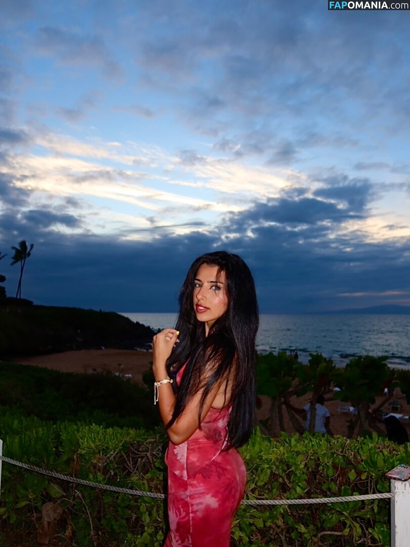 Gal Akbari / gal.qal / officialonlygal Nackt OnlyFans  Geleaktes Foto #3