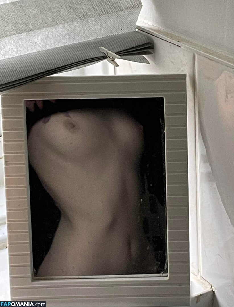 Bat Brookes / Løu Förest / Msgh0stpixie / abrattypixie / babypumpkin / gh0st._.pixie / msghostie_ / xopixiekittyxo Nackt OnlyFans  Geleaktes Foto #1