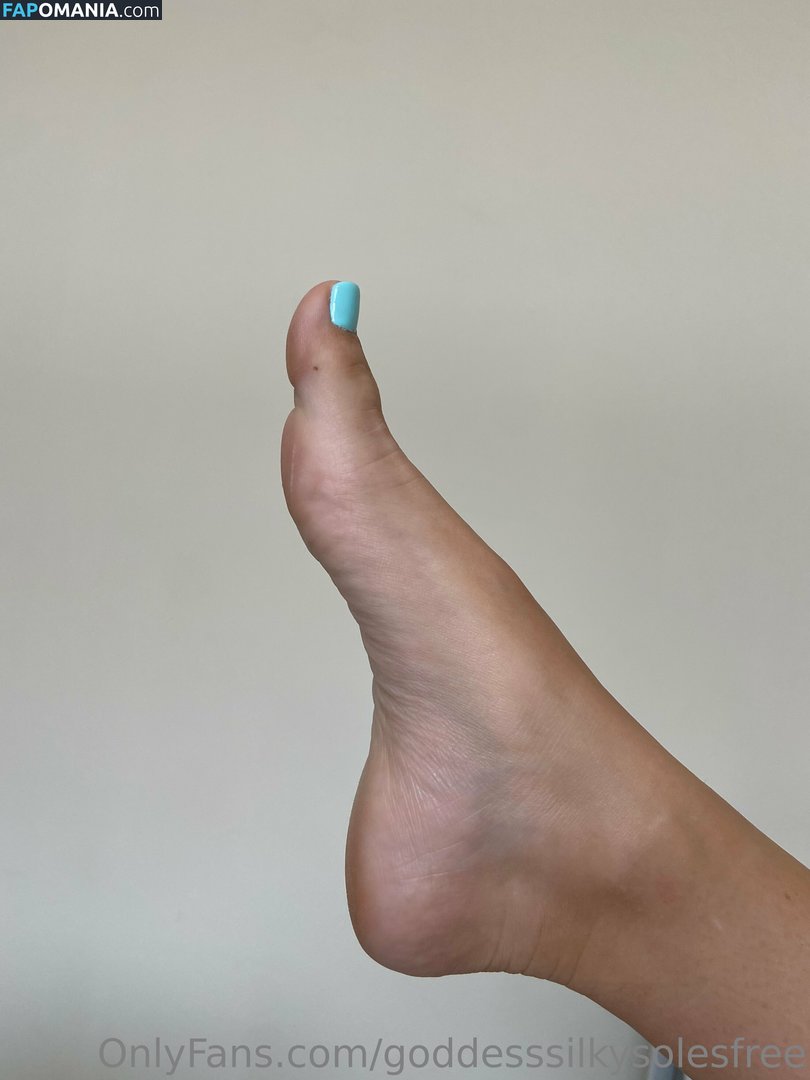 goddesssilkysolesfree / theeepursuitofselflove Nackt OnlyFans  Geleaktes Foto #1