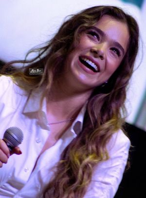 Hailee Steinfeld