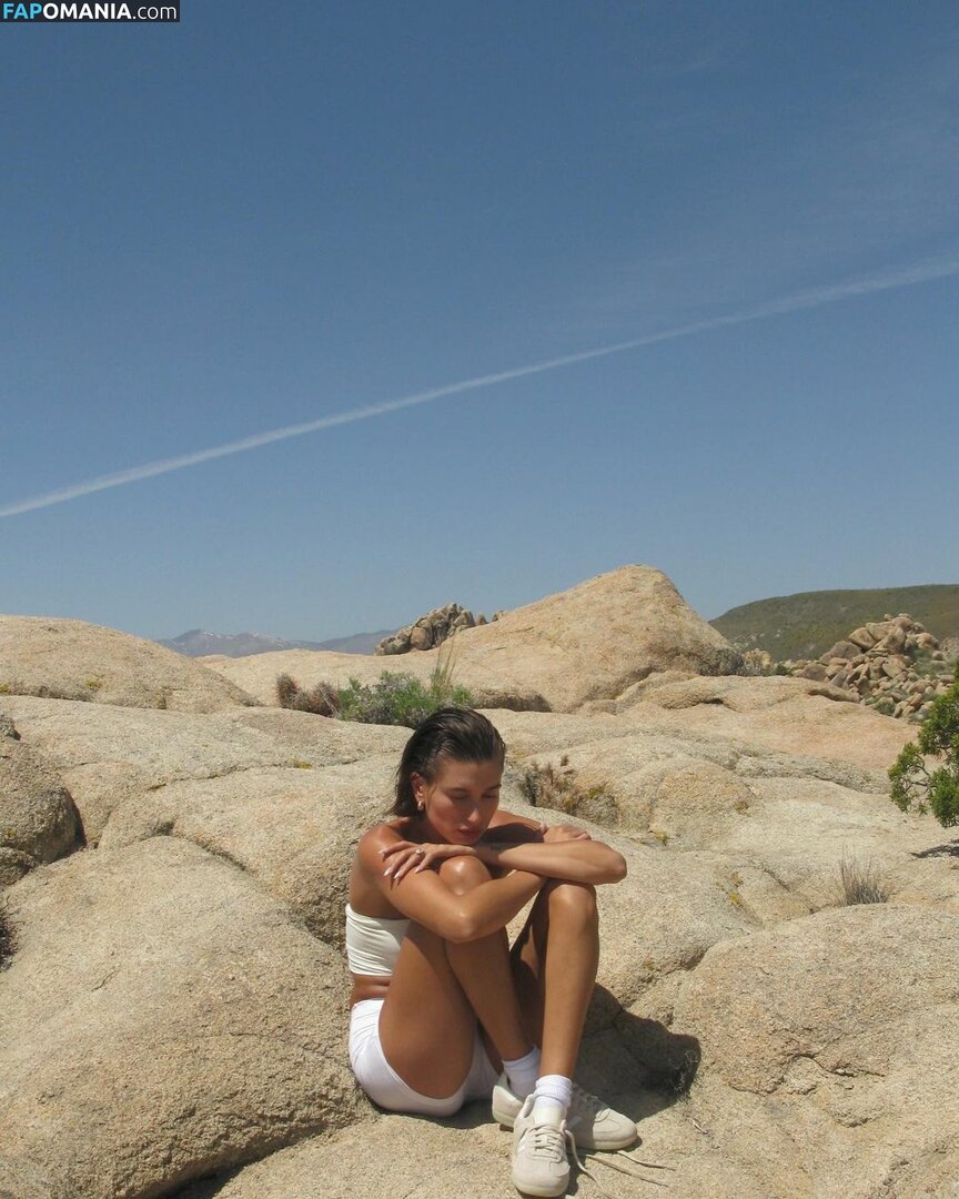 Hailey Baldwin Bieber / haileybieber Nackt OnlyFans  Geleaktes Foto #10