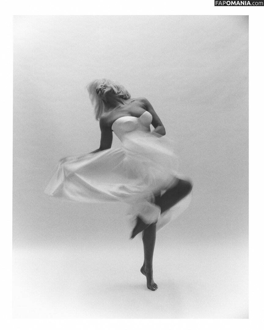 Hannah Waddingham / hannah_waddingham Nackt OnlyFans  Geleaktes Foto #3
