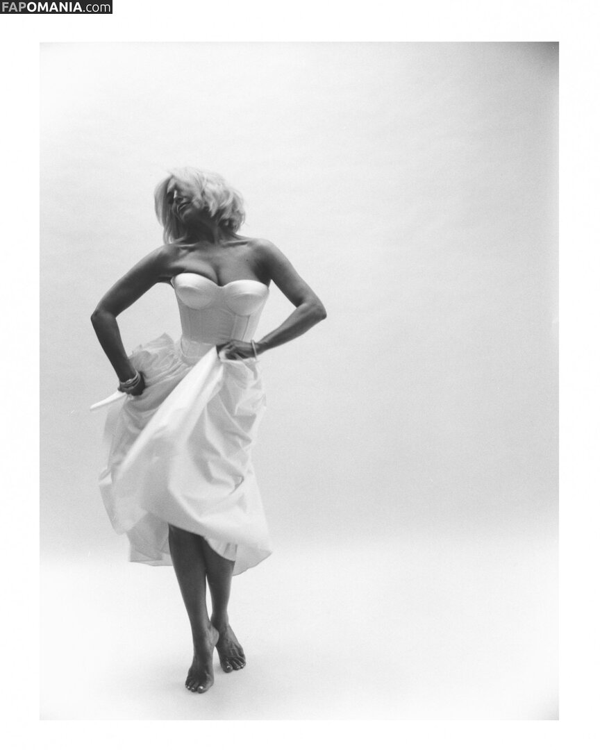 Hannah Waddingham / hannah_waddingham Nackt OnlyFans  Geleaktes Foto #6