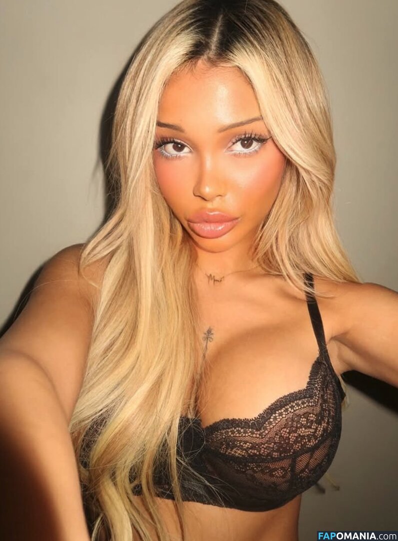 Henniwd Nackt OnlyFans  Geleaktes Foto #2