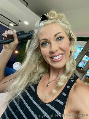 hollyhotwife