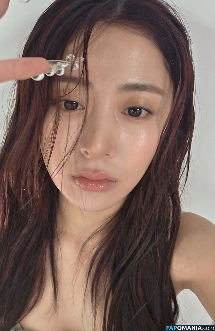 Huh Yunjin 허윤진 / LESSERAFIM / jenaissante Nackt OnlyFans  Geleaktes Foto #7