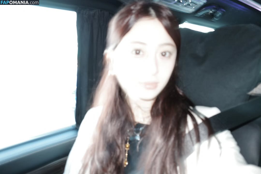 Huh Yunjin 허윤진 / LESSERAFIM / yunjin_lesserafims Nackt OnlyFans  Geleaktes Foto #11