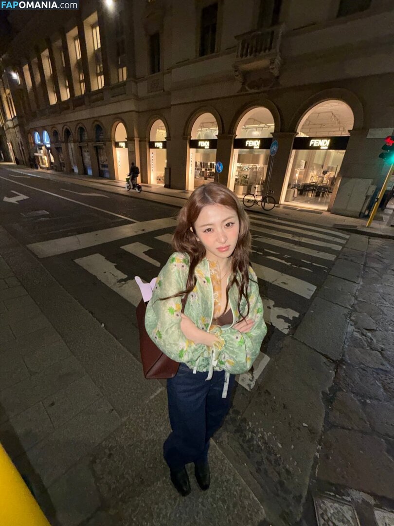 Huh Yunjin 허윤진 / LESSERAFIM / yunjin_lesserafims Nackt OnlyFans  Geleaktes Foto #19