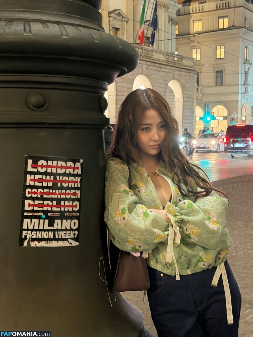 Huh Yunjin 허윤진 / LESSERAFIM / yunjin_lesserafims Nackt OnlyFans  Geleaktes Foto #23