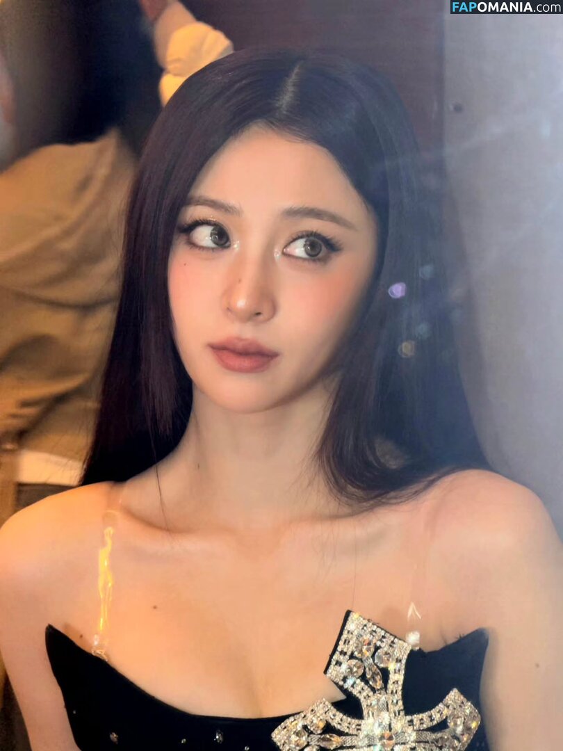 Huh Yunjin 허윤진 / LESSERAFIM / yunjin_lesserafims Nackt OnlyFans  Geleaktes Foto #41