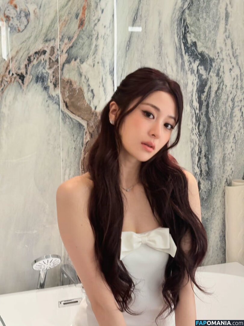 Huh Yunjin 허윤진 / LESSERAFIM / yunjin_lesserafims Nackt OnlyFans  Geleaktes Foto #42