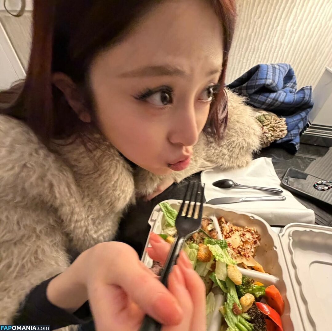 Huh Yunjin 허윤진 / LESSERAFIM / yunjin_lesserafims Nackt OnlyFans  Geleaktes Foto #49