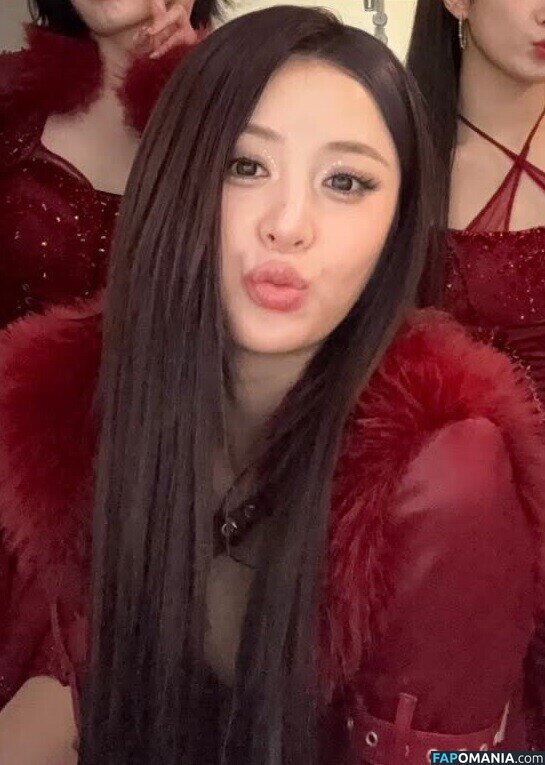 Huh Yunjin 허윤진 / LESSERAFIM / yunjin_lesserafims Nackt OnlyFans  Geleaktes Foto #52