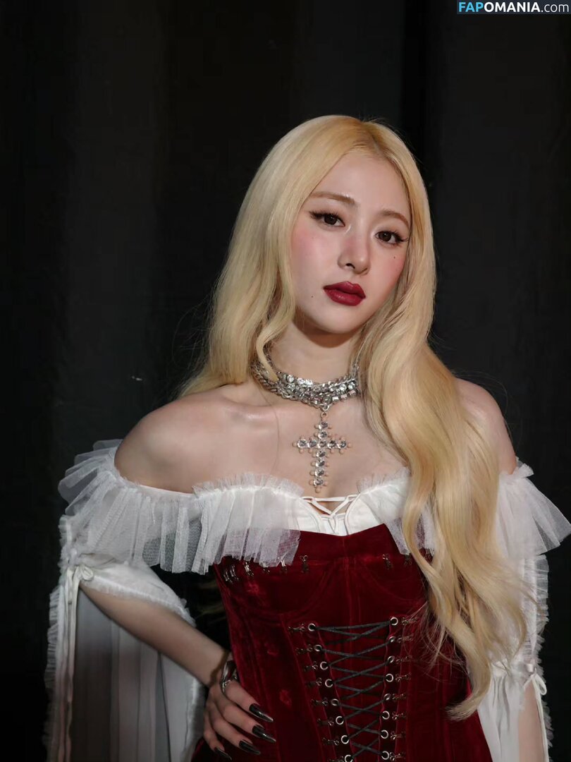 Huh Yunjin 허윤진 / LESSERAFIM / jenaissante Nackt OnlyFans  Geleaktes Foto #58