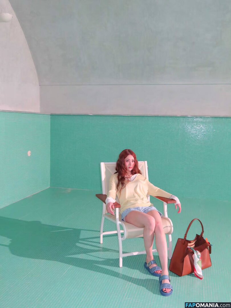 Huh Yunjin 허윤진 / LESSERAFIM / jenaissante Nackt OnlyFans  Geleaktes Foto #83