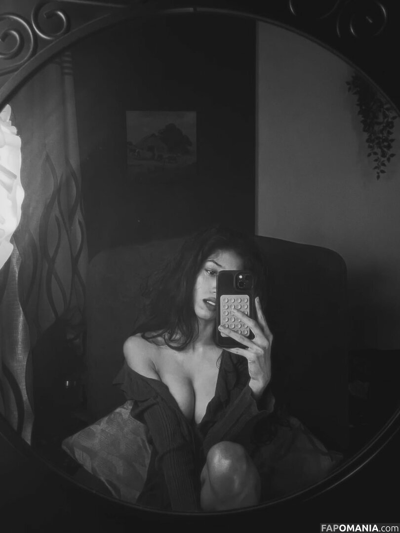 husn.ki.parii Nackt OnlyFans  Geleaktes Foto #4
