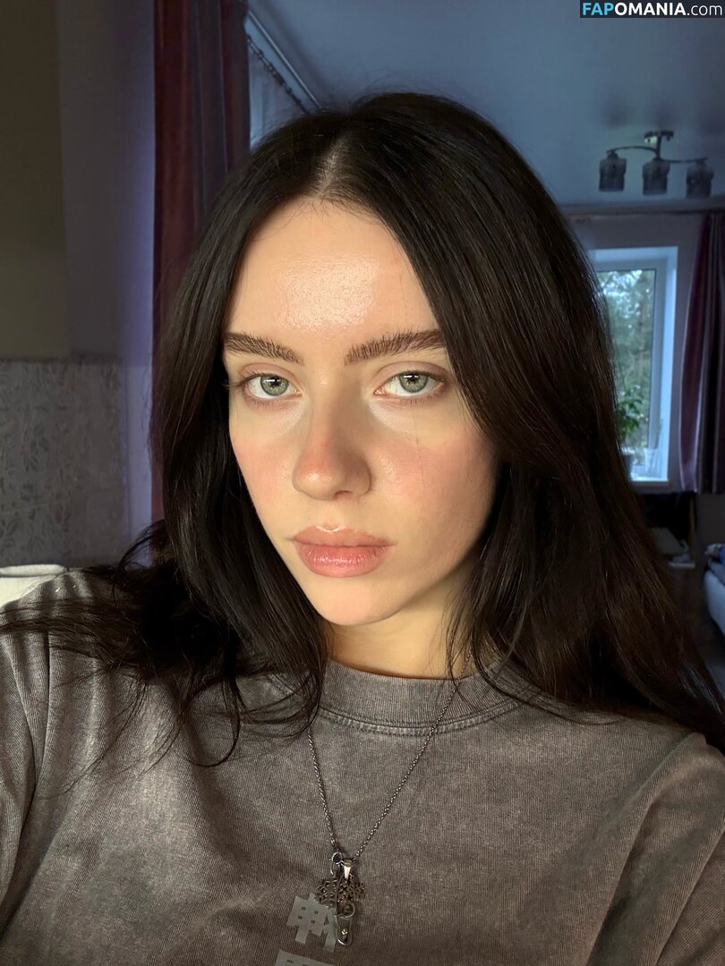 Irina Minkina / howeversnowy / rusian Billie eilish Nackt OnlyFans  Geleaktes Foto #1