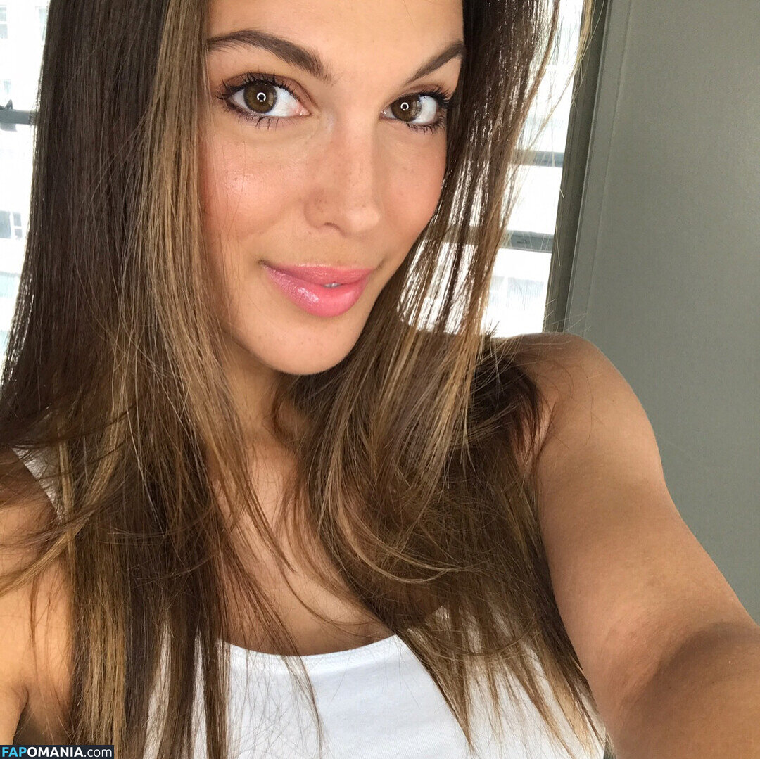 Iris Mittenaere / irismittenaere / summerxiris Nackt OnlyFans  Geleaktes Foto #11