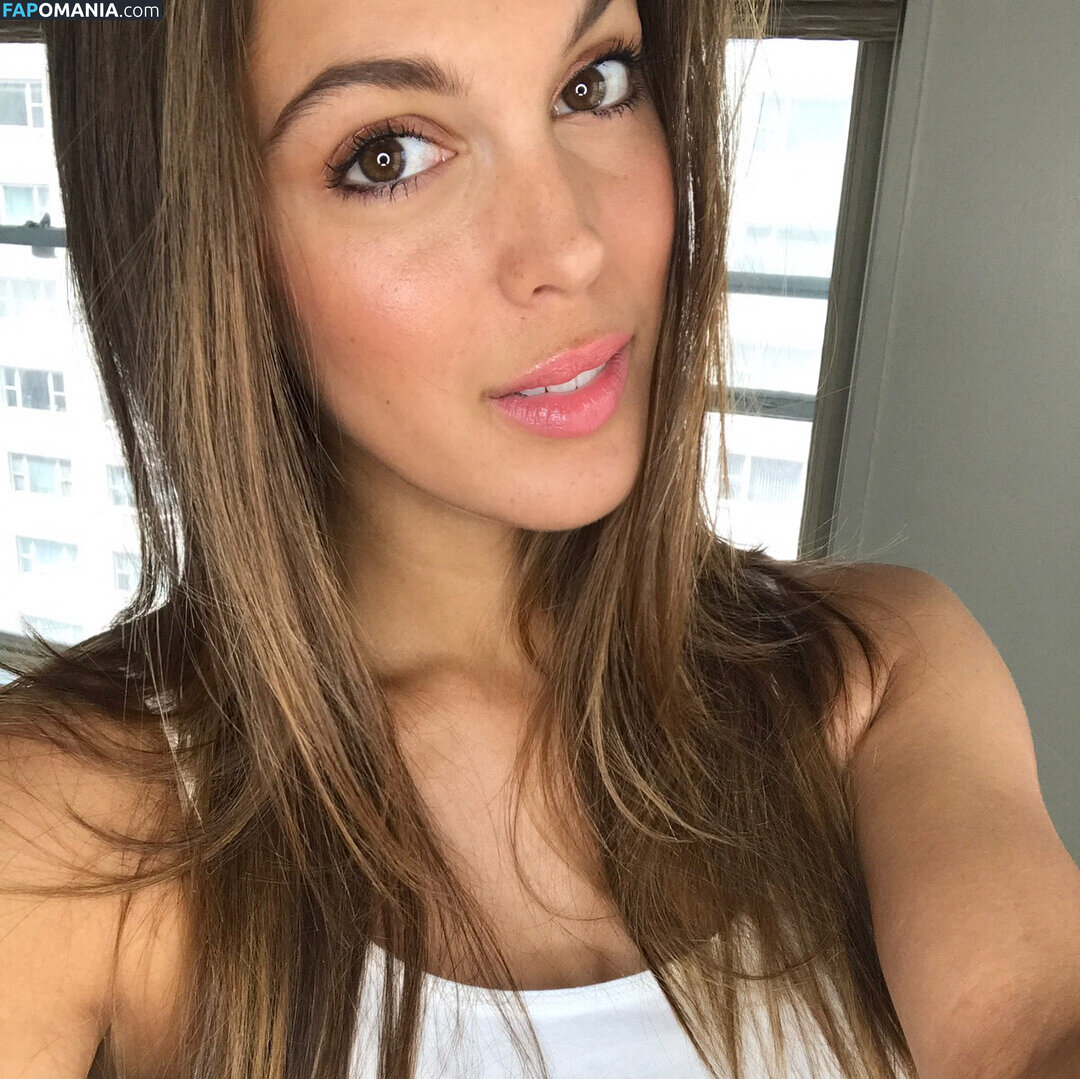 Iris Mittenaere / irismittenaere / summerxiris Nackt OnlyFans  Geleaktes Foto #15