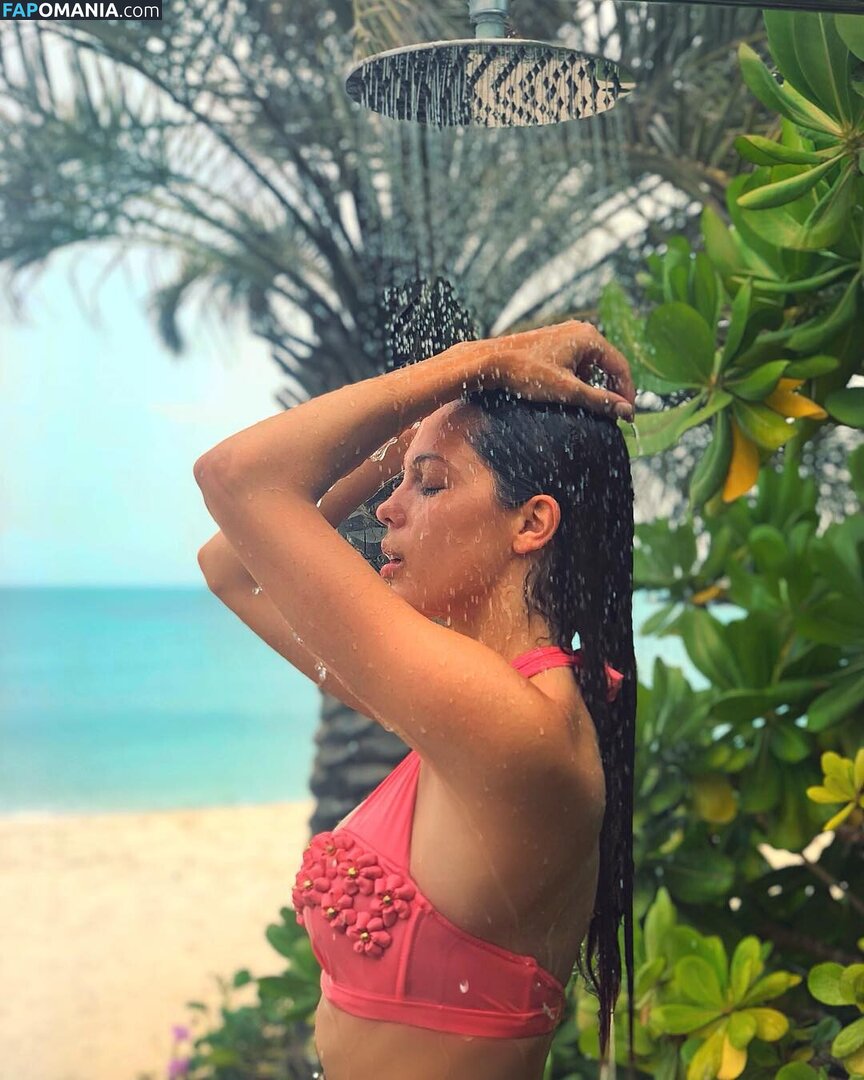 Iris Mittenaere / irismittenaere / summerxiris Nackt OnlyFans  Geleaktes Foto #25