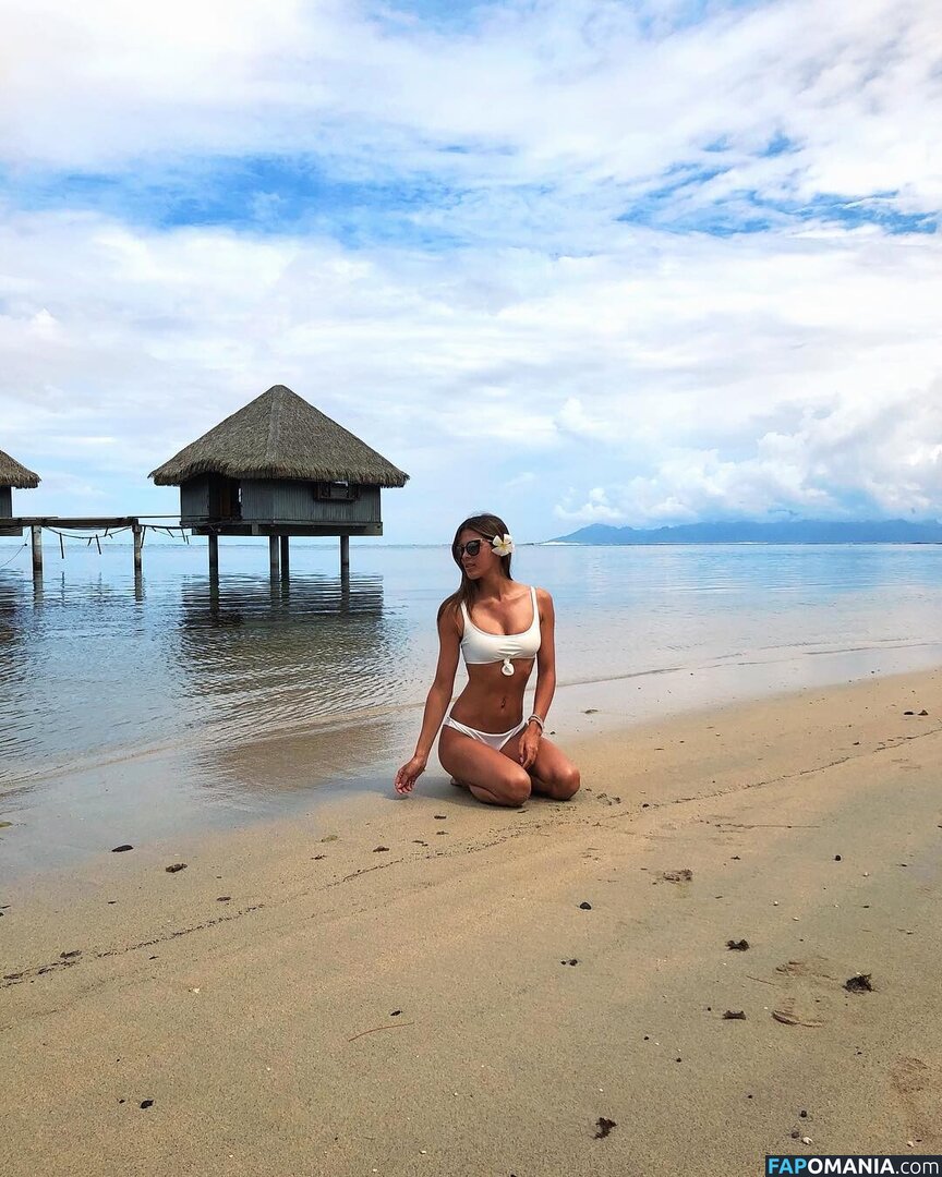 Iris Mittenaere / irismittenaere / summerxiris Nackt OnlyFans  Geleaktes Foto #27