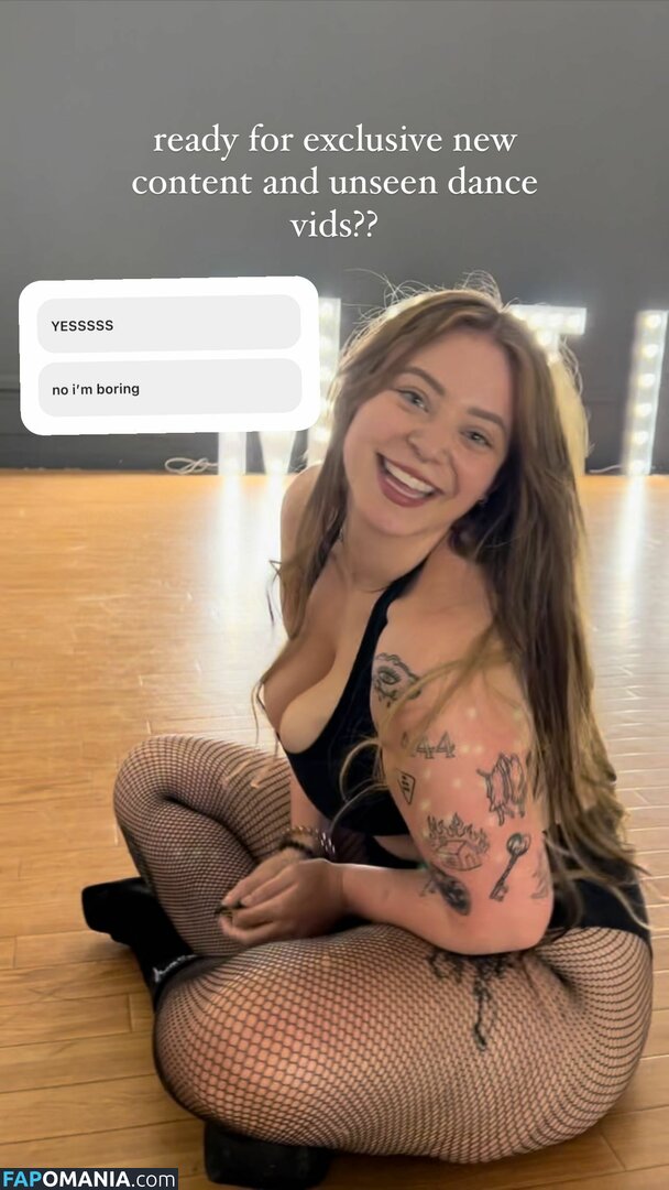 Isabella Dorta / isabelladortapoetry444 Nackt OnlyFans  Geleaktes Foto #1