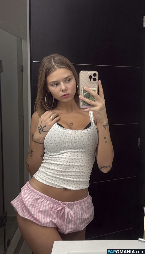Ivasimmetria Nackt OnlyFans  Geleaktes Foto #3