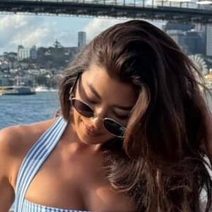Jenn Lee / Jennifer Lee / jennleezy