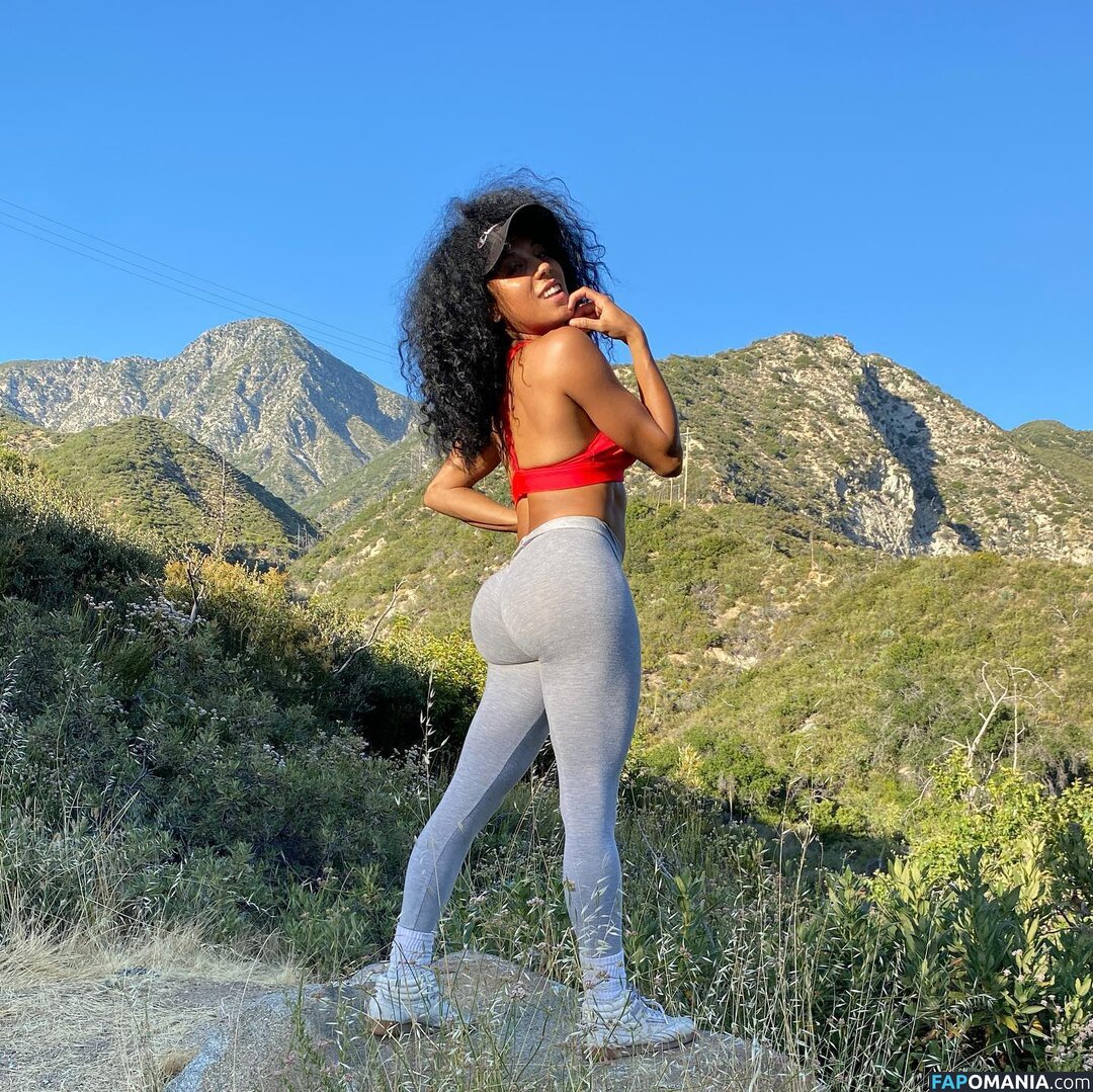 Jenn Morel / jennmorel / jennmorelflow Nackt OnlyFans  Geleaktes Foto #1