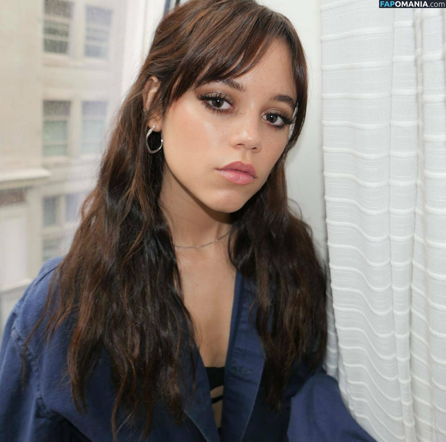 Jenna Ortega / Page / jennaortega Nackt OnlyFans  Geleaktes Foto #86